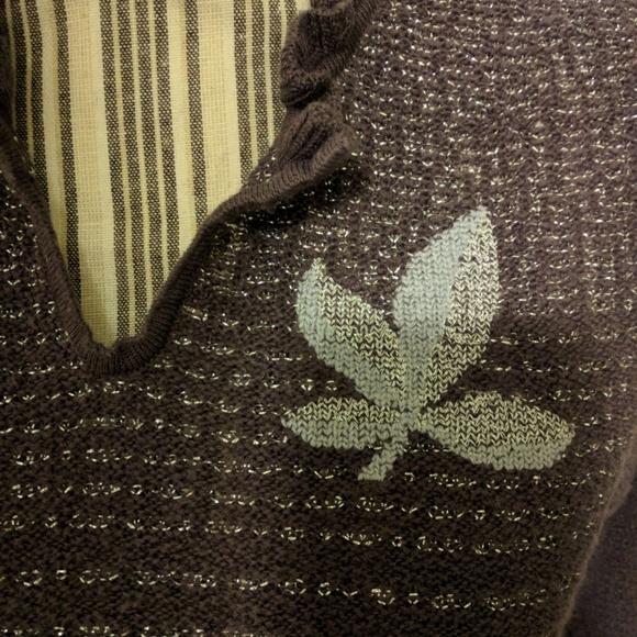 Vintage Sweater with Ruffle Collar and Leaf Detail - Picture 3 of 6